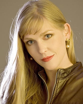 Drop gold pearl earrings and 18ct yellow gold and small diamonds