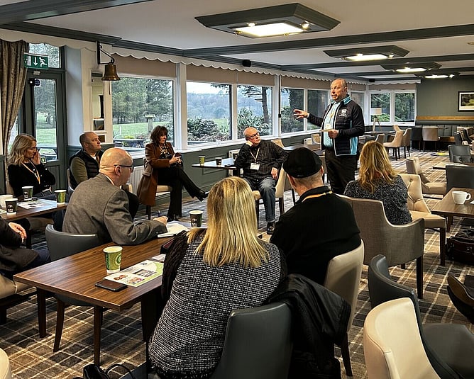 Andy talking to DBN members at Beamish Park Golf Club in 2025