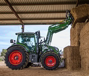 Fendt 500 Vario with Loader