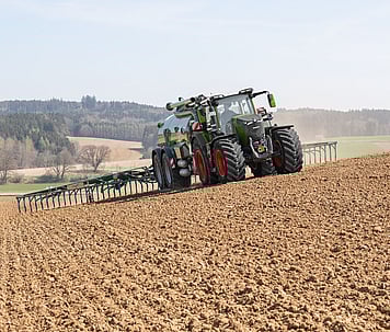 Fendt 800 Vario in the field