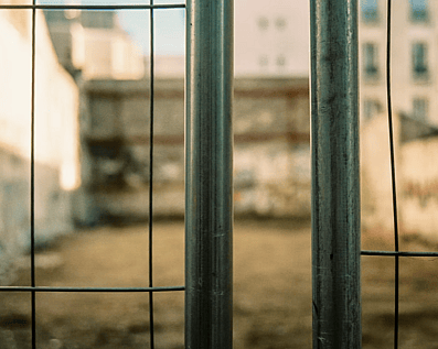 Wellington Temporary Fence Hire & Sales. Price & Service Guarantee.  Commercial + Residential + Special Event Fencing Solutions.  Swimming Pool + Dog run temporary or semi-permanent fencing.