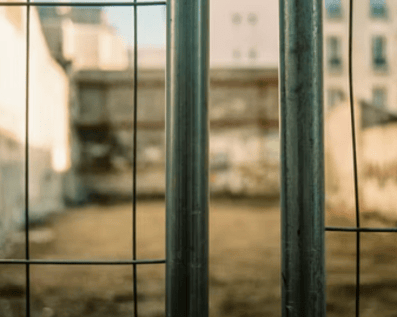 Wellington Temporary Fence Hire & Sales. Price & Service Guarantee.  Commercial + Residential + Special Event Fencing Solutions.  Swimming Pool + Dog run temporary or semi-permanent fencing.