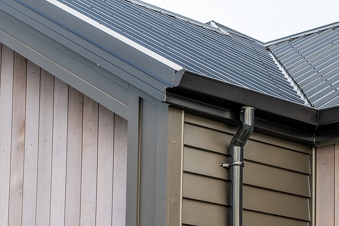 Fine Line spouting installation