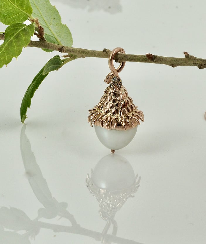 Red gold cork oak acorn pendant and an Australian South Sea pearl. Sold - Gold acorn pendant