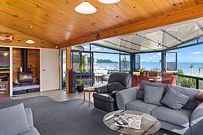 SEASCAPE - UPSTAIRS APARTMENT