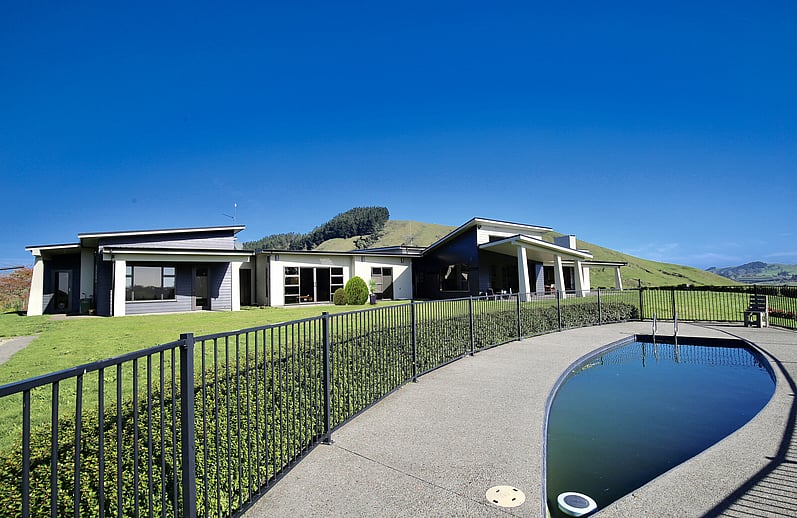 Farmhouses & Lifestyle Homes