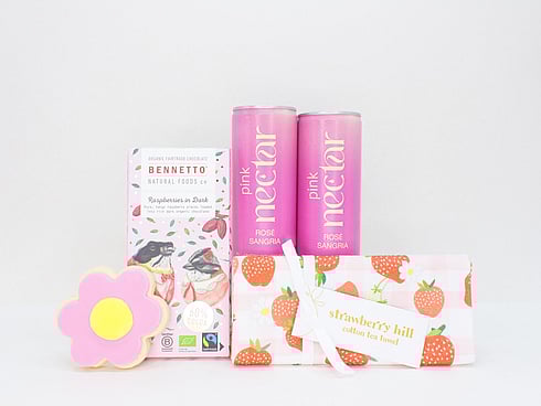 Pinkalicious Kynd Gift Box &ndash; NZ feminine gift box with pink-themed treats and accessories