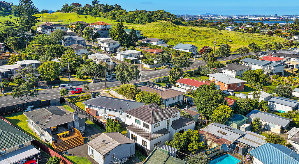 Wide view of Eden Construction&rsquo;s new build house on Mountain Road, Mangere Bridge, Auckland.