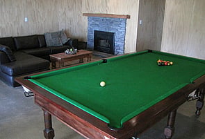 Ruapehu accommodation with a pool table