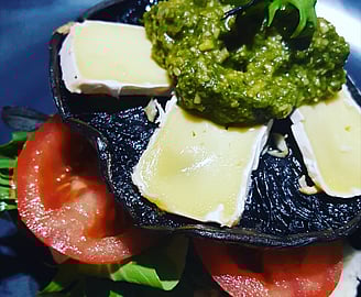 VERA (V) - Portabello Mushroom, Basil Pesto & Camembert