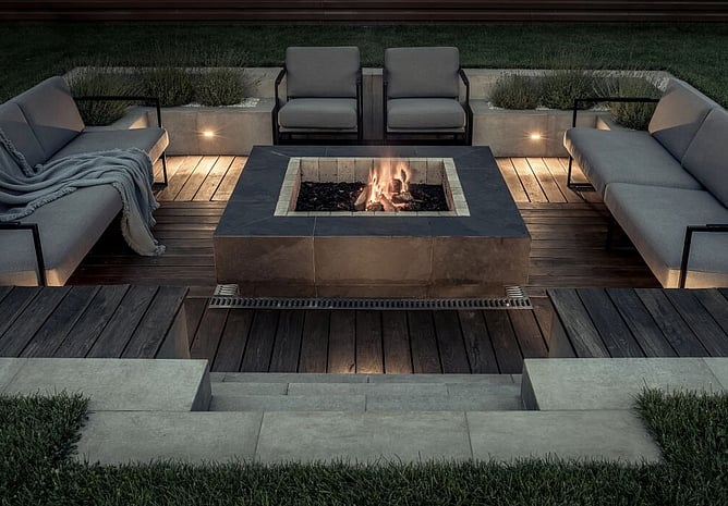 outdoor fireplace pit