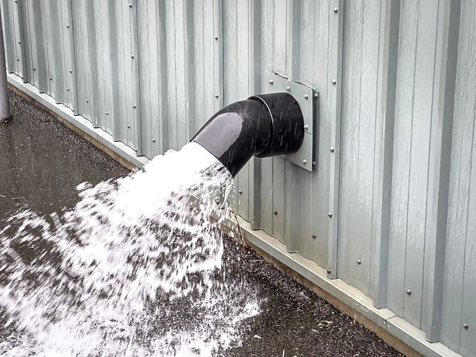 overflowing downpipe