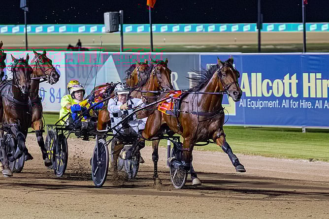 Leap to Fame winning the Miracle Mile      PHOTO: Club Menangle/Pacepix