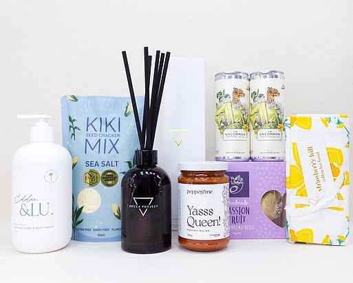 HANDWASH, CRACKERS AND ROOM DIFFUSER GIFT