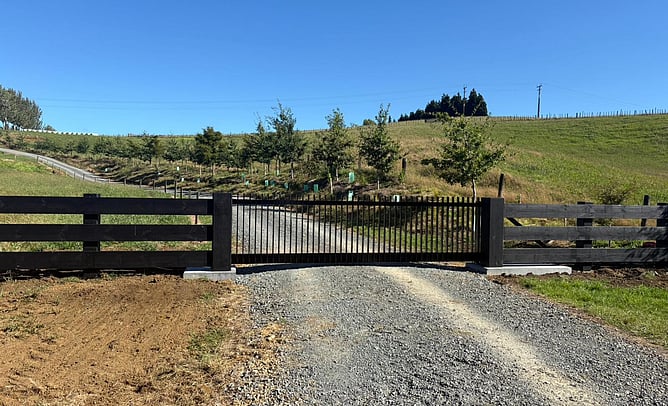 Rural Waikato cantilever gate by Alted Engineering